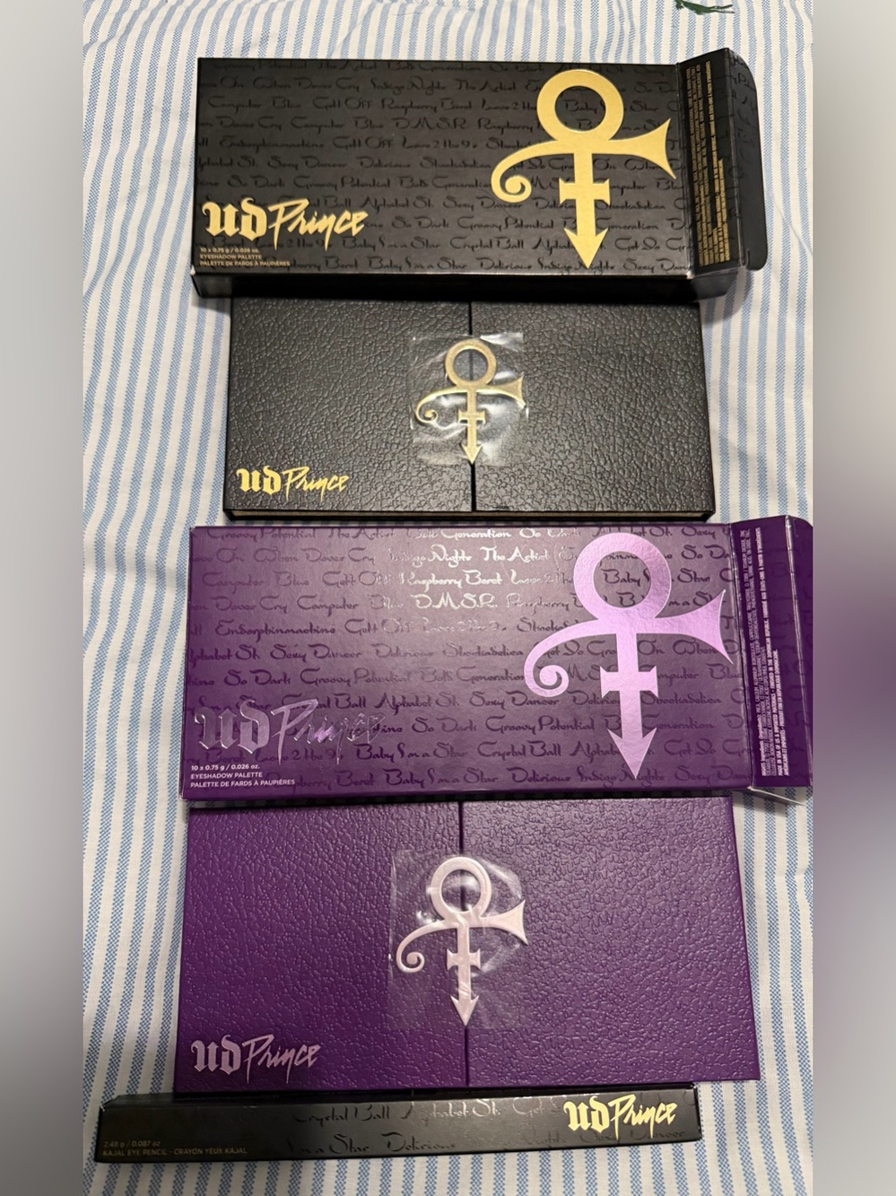 Urban Decay UD Prince Eyeshadow Palette - Black, Purple, Gold - Picture 3 of 3